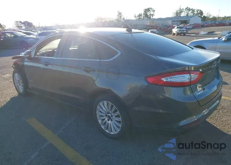 2016 Ford Fusion Energi Se Luxury из США, поврежденный, VIN 3FA6P0PU3GR229349